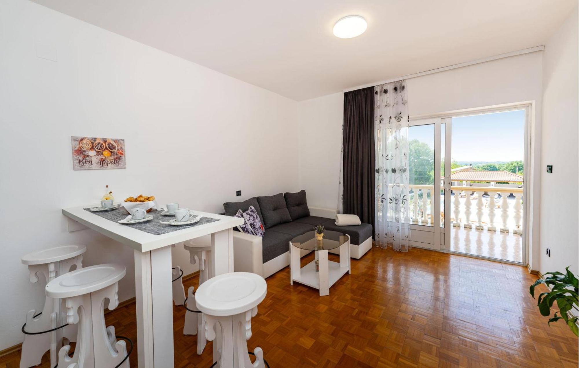 Beautiful Apartment In Galovac With Kitchen Exteriör bild